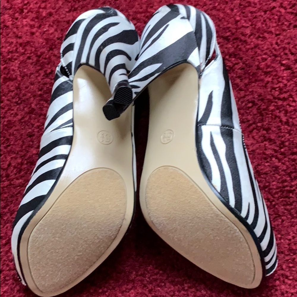 Zebra PRINT 👠 🥀🌼NEW - Picture 3 of 3